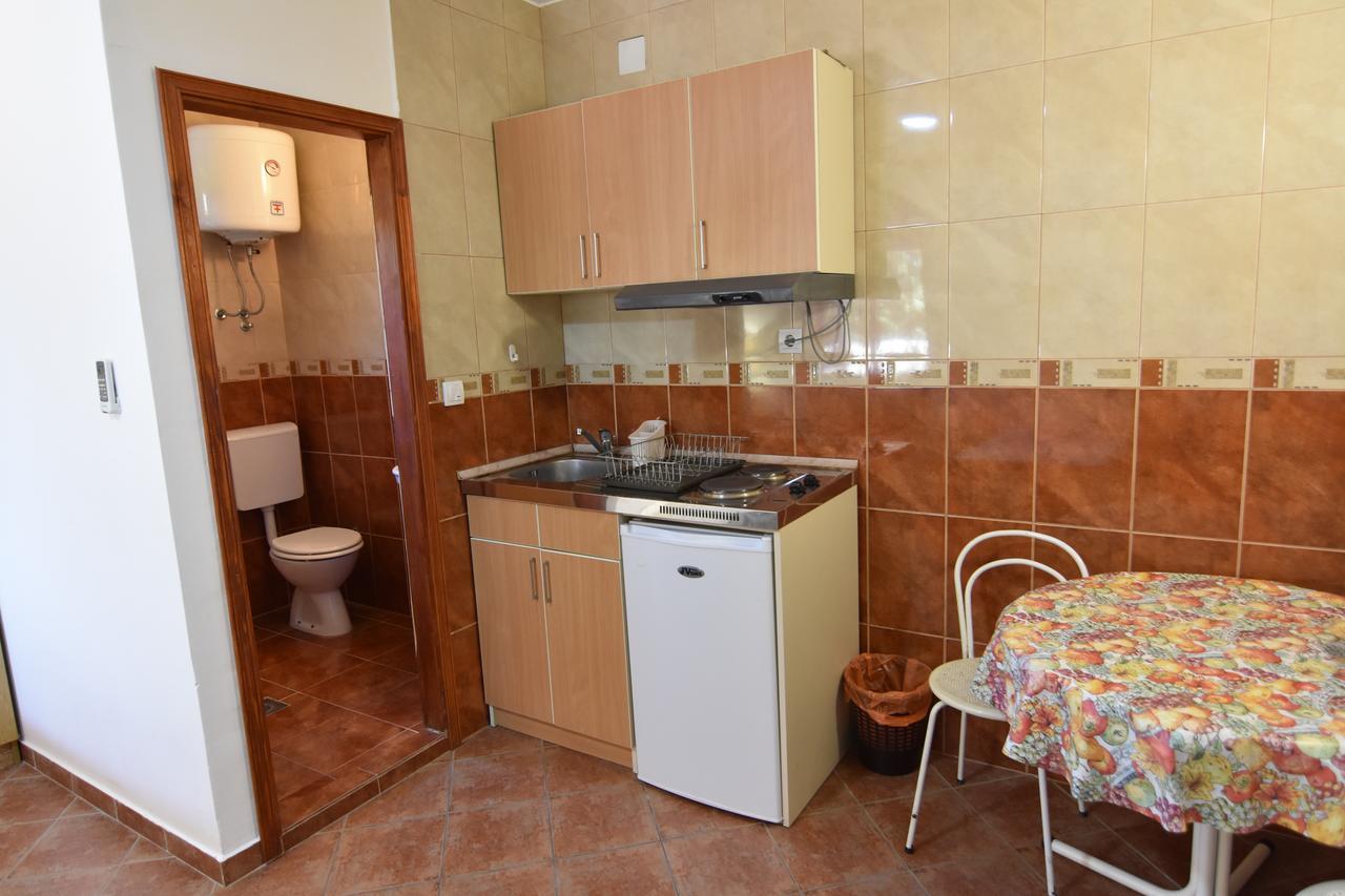 Vuko I Magdalena Midzor Apartment Petrovac Екстериор снимка